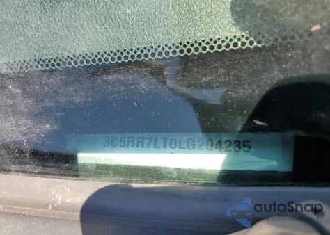 2020 Ram 1500 Classic Warlock z USA, uszkodzony, nr VIN 3C6RR7LT0LG204235